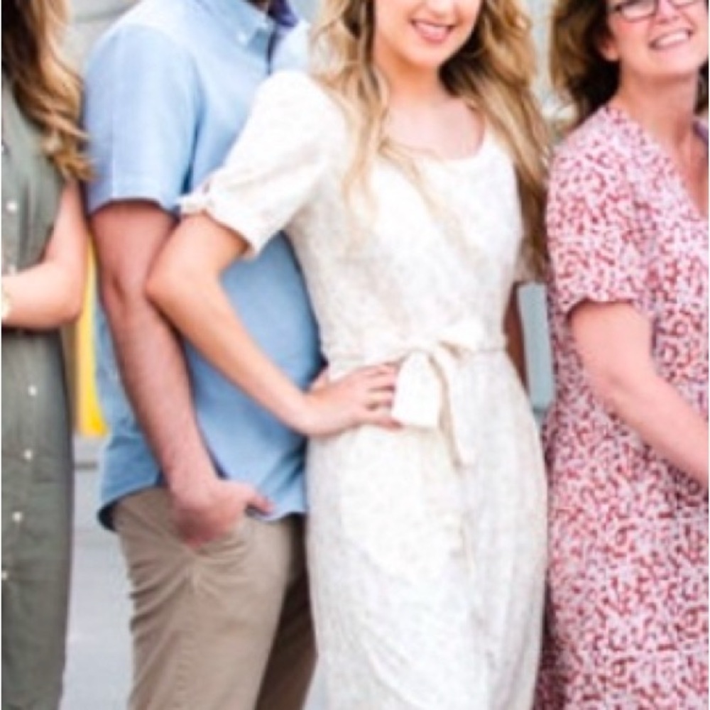 White floral jumpsuit ￼
